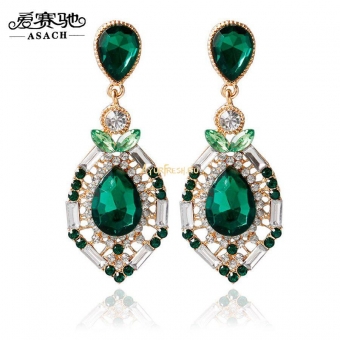 Серьги этничекие, зеленые кристаллы